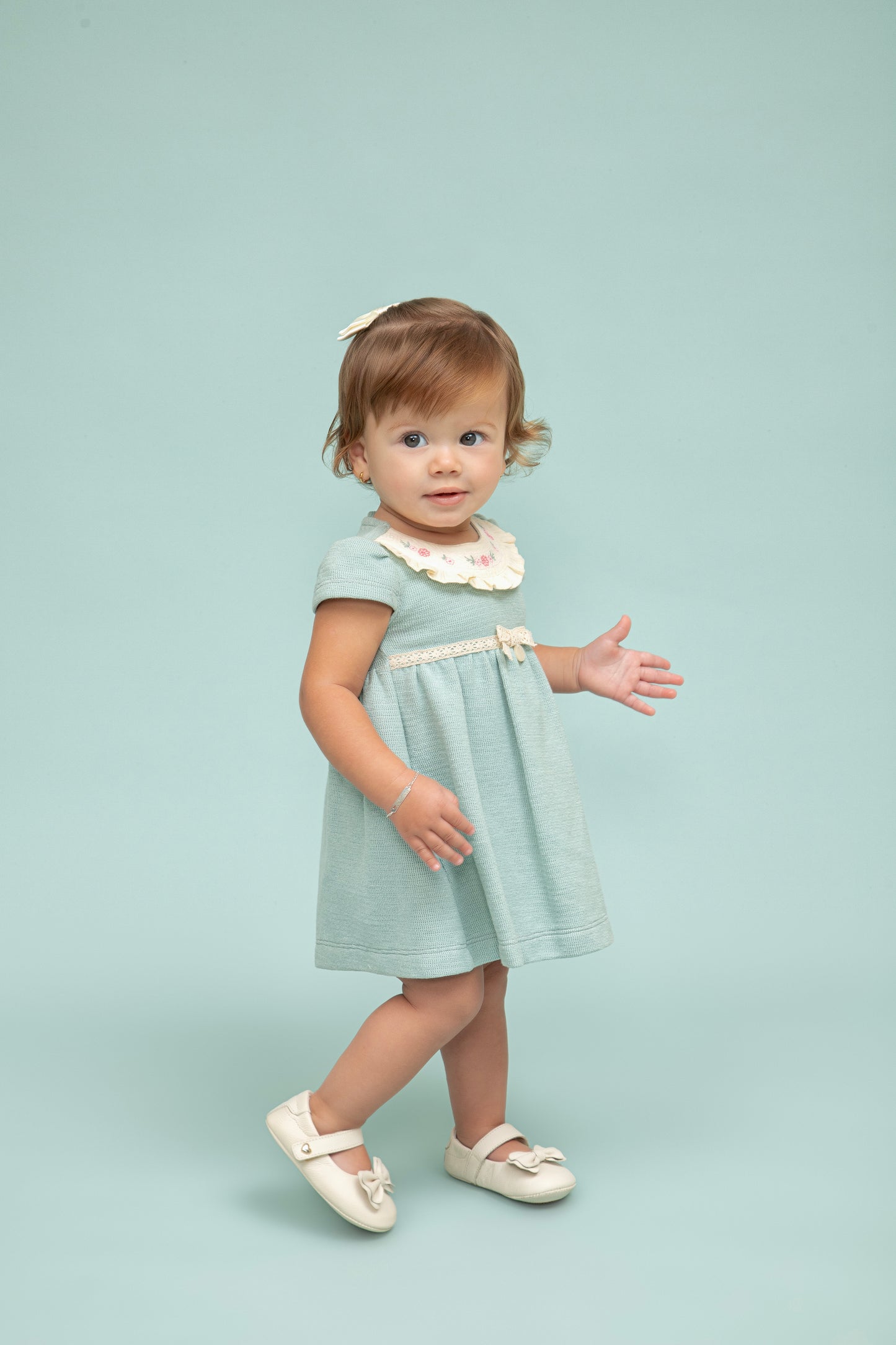 Vestido Bebê em Malha Tricô com Bordados