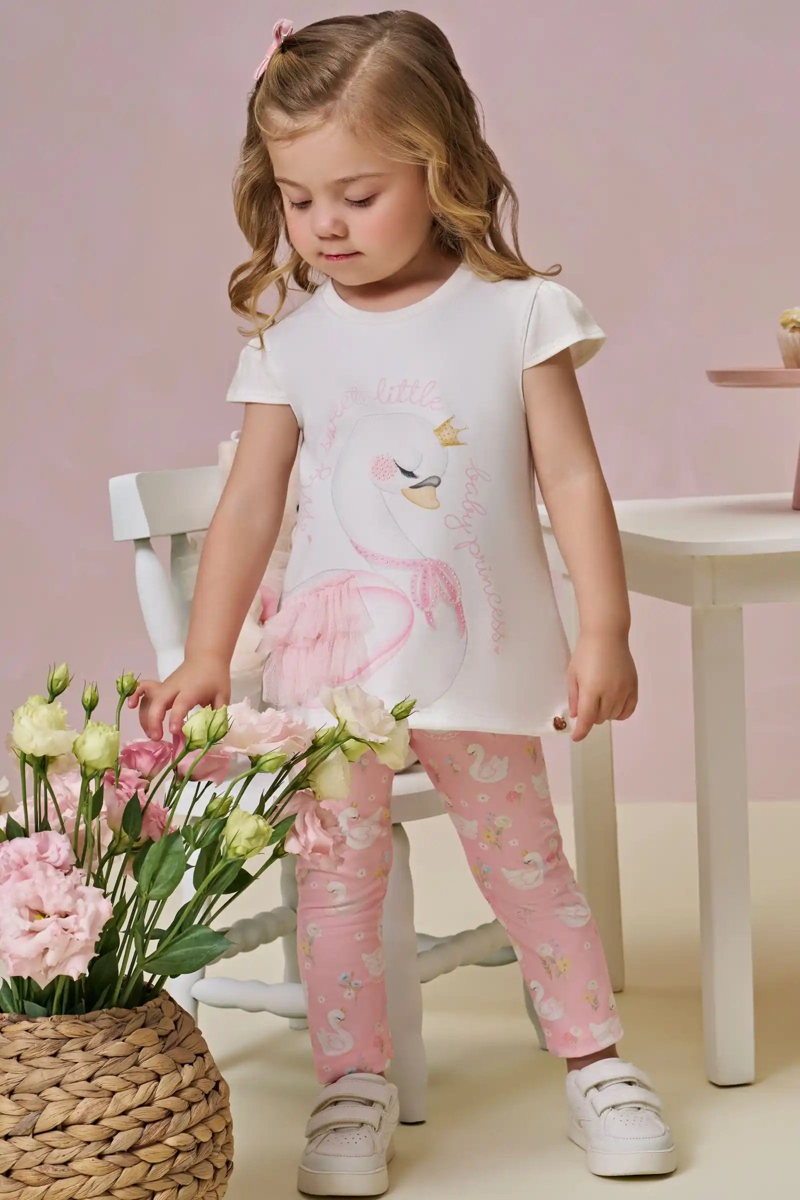 Bata Infantil Manga Curta e Legging Rosa Claro – Charme e Conforto
