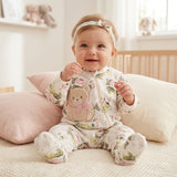Macacão Feminino Bebê em Plush Floral com Ursinha