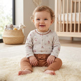 Conjunto de Bebê Branco com Estampa Floral e Calça Bege Texturizada