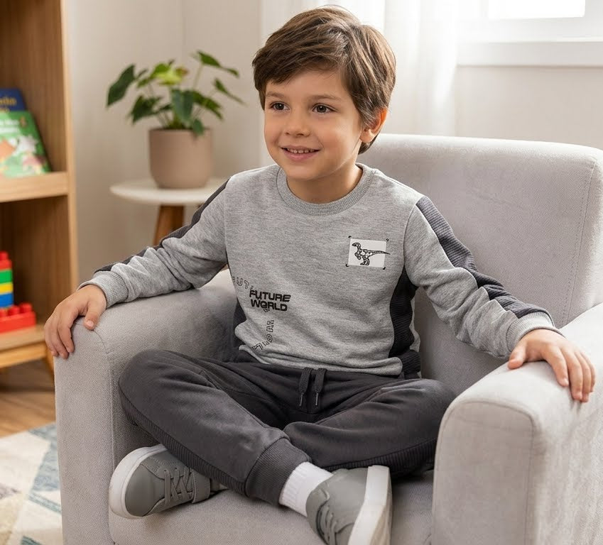 Conjunto de Moletom com Recortes em Gorgurão e Puff – Estilo Exclusivo e Conforto Urbano