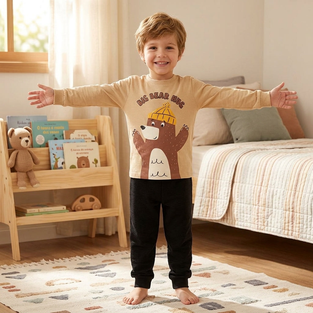 Conjunto Infantil Bege com Estampa de Urso para Noites Aconchegantes