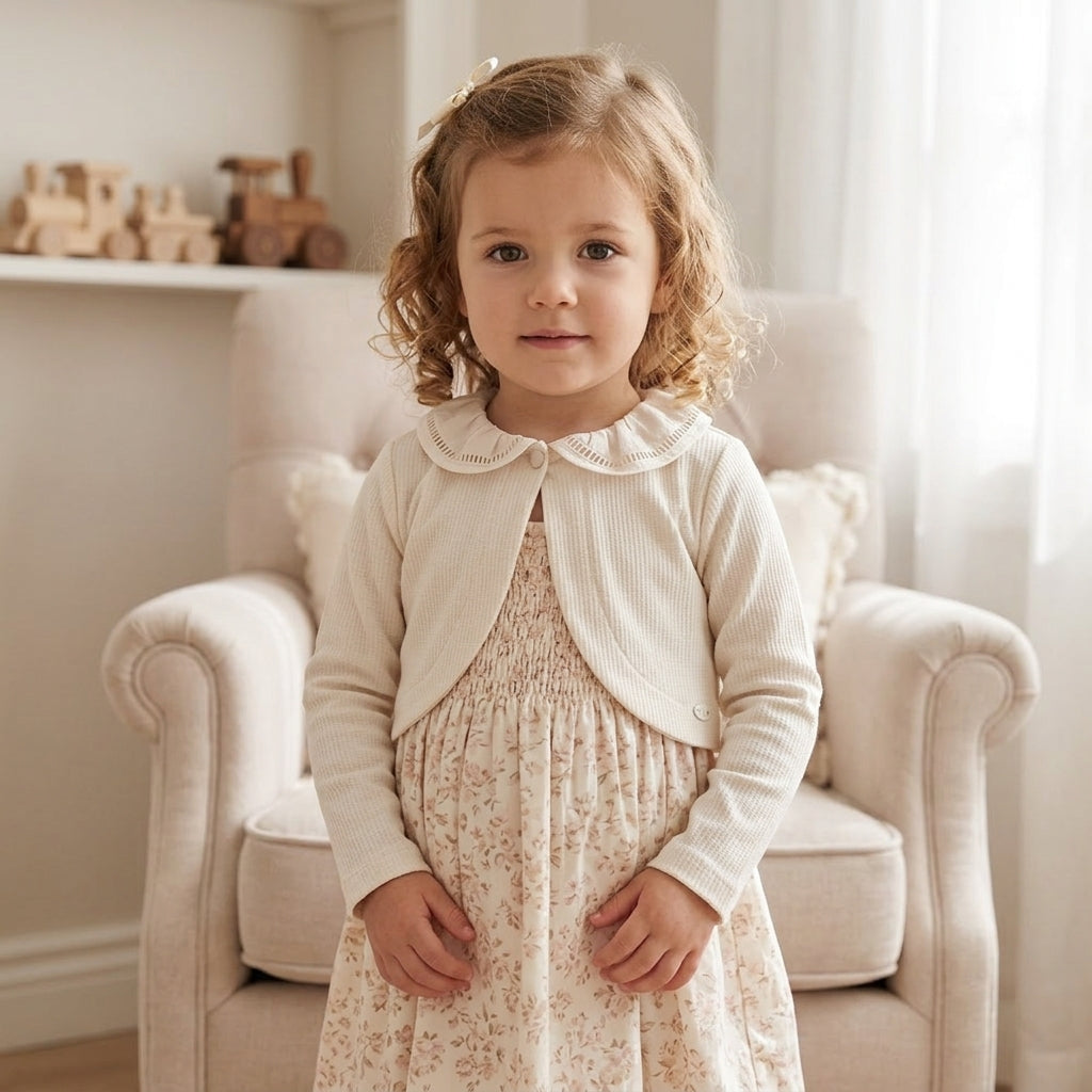 Bolero Infantil Bege com Detalhes Delicados