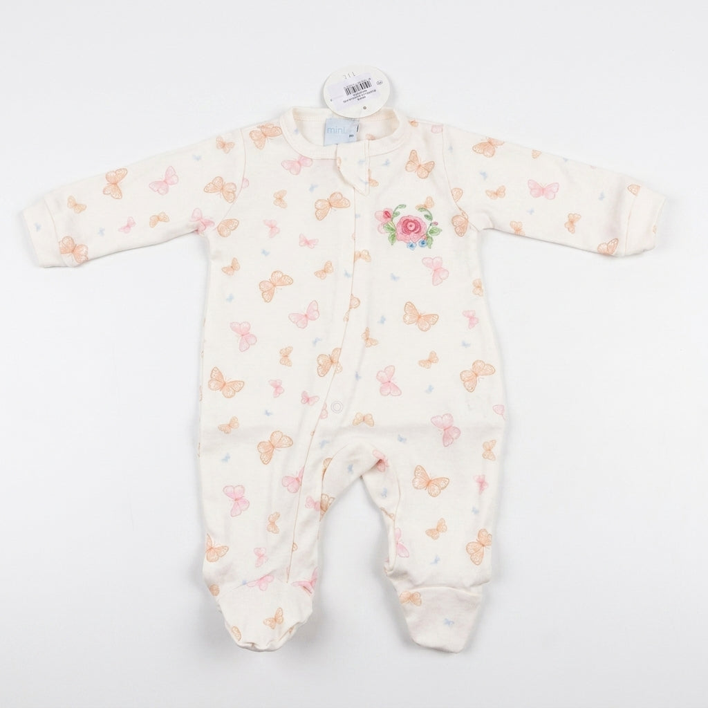 Macacão Bebê Creme com Borboletas e Bordado Floral para Conforto e Delicadeza