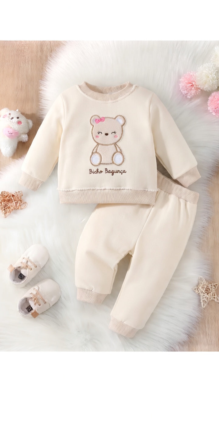 Conjunto de Pelo Fleece com Bordado – Maciez e Estilo para os Dias Frios